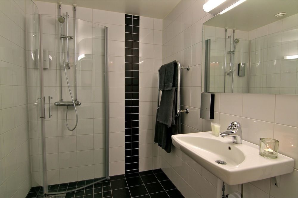 Hotel Gyllene Uttern Gränna Kültér fotó